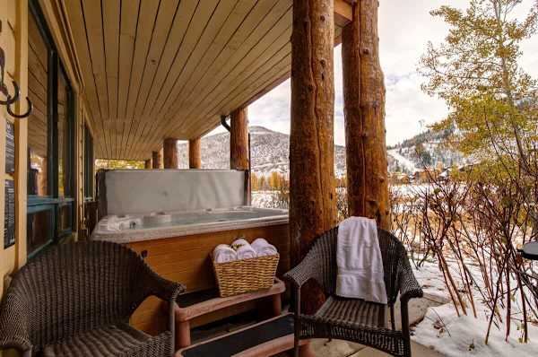 Abode at Bristlecone, private hot tub, direct views of Deer Valley