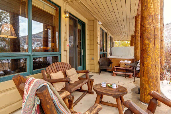 Abode at Bristlecone, private hot tub, direct views of Deer Valley
