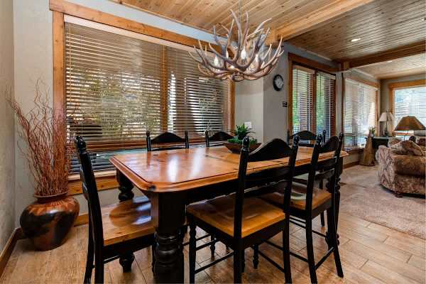 Abode at Bristlecone, private hot tub, direct views of Deer Valley