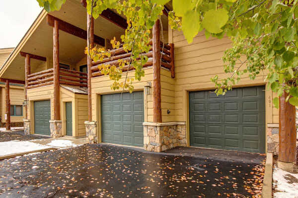 Abode at Bristlecone, private hot tub, direct views of Deer Valley