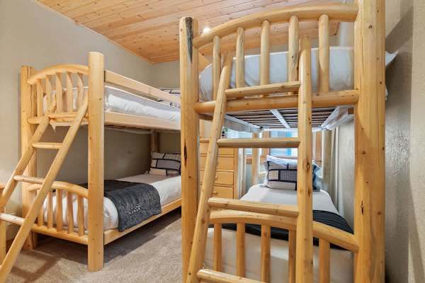 Abode at Bristlecone, private hot tub, direct views of Deer Valley