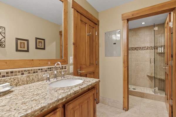 Abode at Bristlecone, private hot tub, direct views of Deer Valley