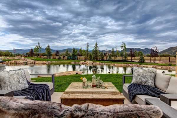 Abode at Journey's End, hot tub, fire pit, lake access, estate