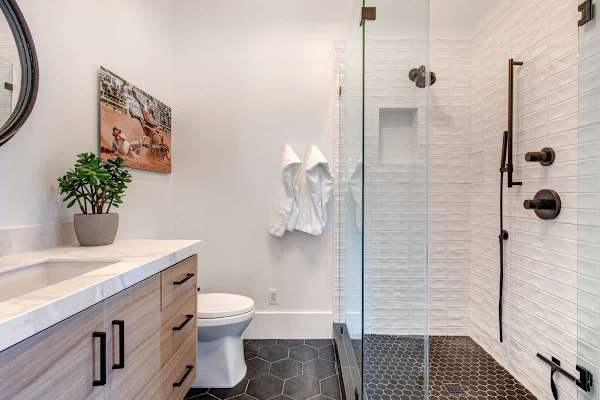 Abode at Journey's End, hot tub, fire pit, lake access, estate