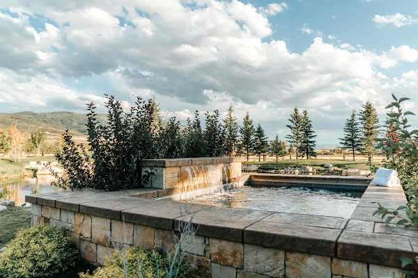 Abode at Journey's End, hot tub, fire pit, lake access, estate