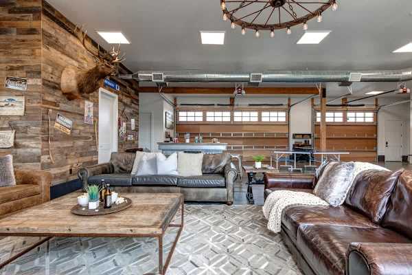 Abode at Journey's End, hot tub, fire pit, lake access, estate