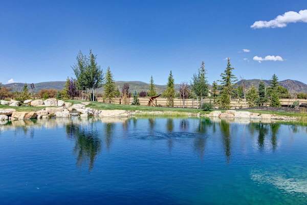 Abode at Journey's End, hot tub, fire pit, lake access, estate