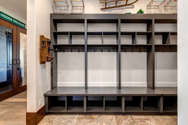 Abode at Journey's End, hot tub, fire pit, lake access, estate