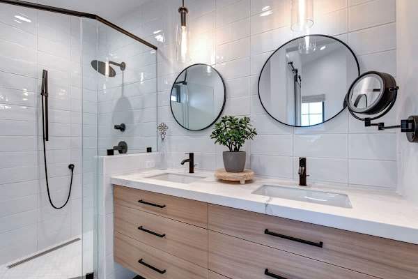 Abode at Journey's End, hot tub, fire pit, lake access, estate