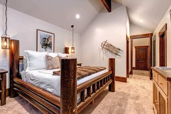Abode at Journey's End, hot tub, fire pit, lake access, estate