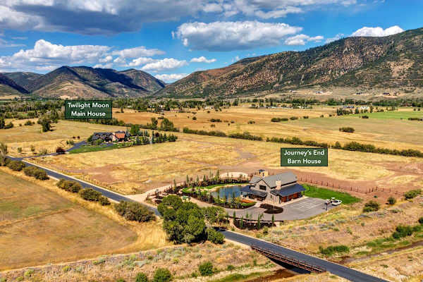 Abode at Journey's End, hot tub, fire pit, lake access, estate
