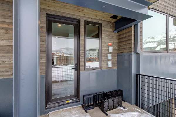 Abode at White Owl, ski-in, private hot tub, mountain retreat