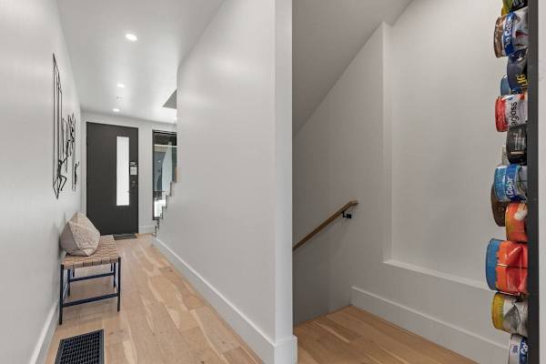 Abode at White Owl, ski-in, private hot tub, mountain retreat