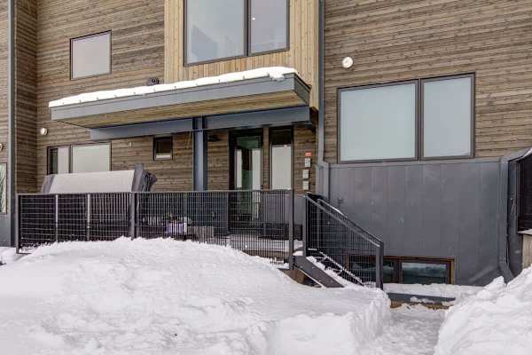Abode at White Owl, ski-in, private hot tub, mountain retreat