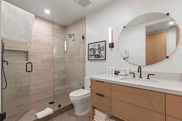 Abode at White Owl, ski-in, private hot tub, mountain retreat