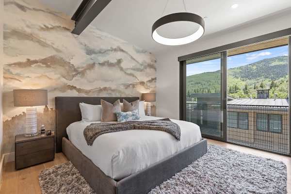Abode at White Owl, ski-in, private hot tub, mountain retreat