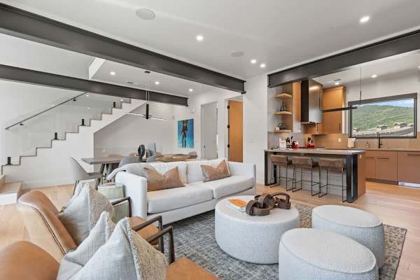 Abode at White Owl, ski-in, private hot tub, mountain retreat