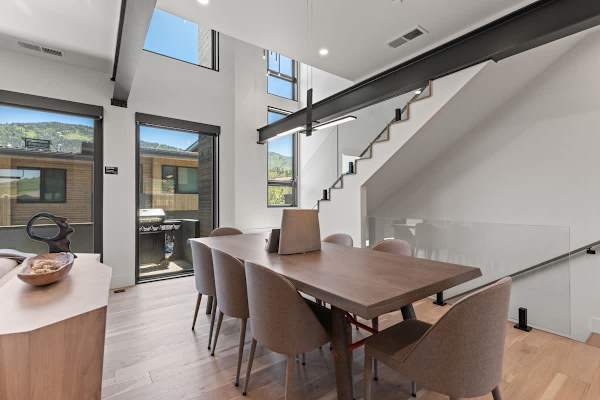 Abode at White Owl, ski-in, private hot tub, mountain retreat