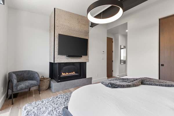 Abode at White Owl, ski-in, private hot tub, mountain retreat