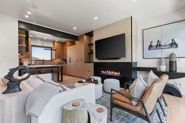 Abode at White Owl, ski-in, private hot tub, mountain retreat