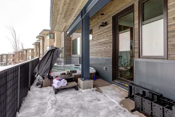 Abode at White Owl, ski-in, private hot tub, mountain retreat