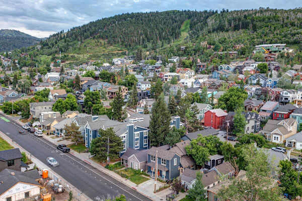 Abode at Mountain Gem, private hot tub, resort access, heart of Old Town