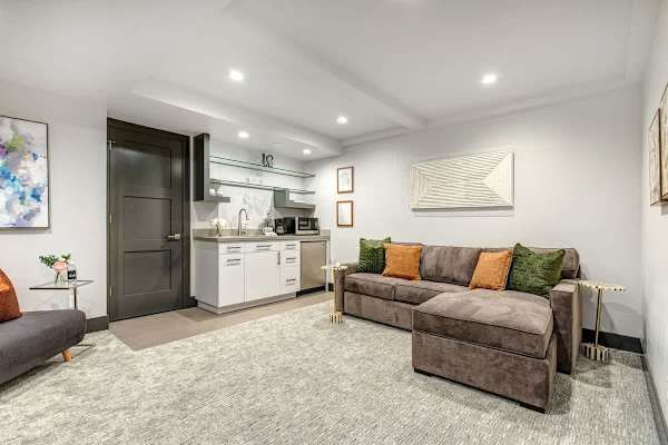 Abode at Mountain Gem, private hot tub, resort access, heart of Old Town