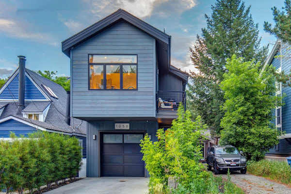 Abode at Mountain Gem, private hot tub, resort access, heart of Old Town