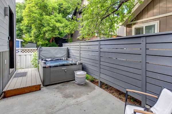 Abode at Mountain Gem, private hot tub, resort access, heart of Old Town