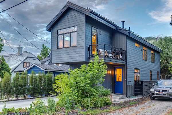 Abode at Mountain Gem, private hot tub, resort access, heart of Old Town
