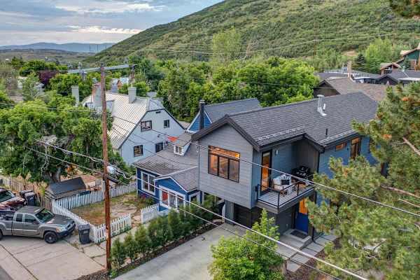 Abode at Mountain Gem, private hot tub, resort access, heart of Old Town