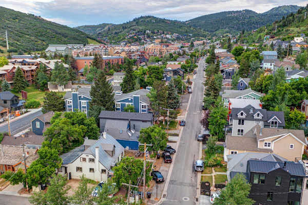 Abode at Mountain Gem, private hot tub, resort access, heart of Old Town
