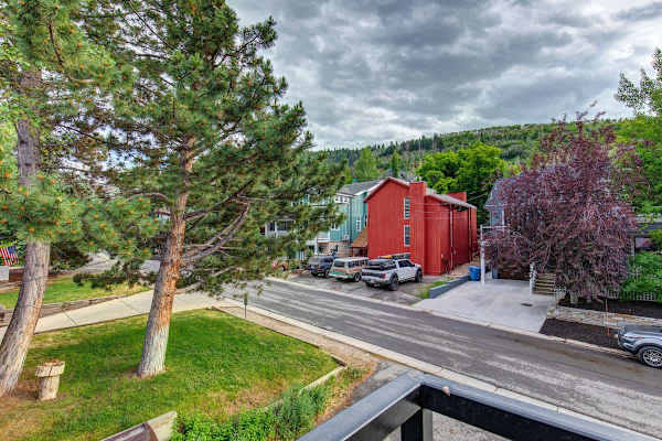 Abode at Mountain Gem, private hot tub, resort access, heart of Old Town