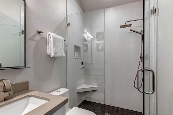 Abode at Mountain Gem, private hot tub, resort access, heart of Old Town