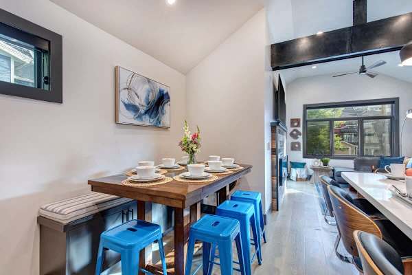 Abode at Mountain Gem, private hot tub, resort access, heart of Old Town