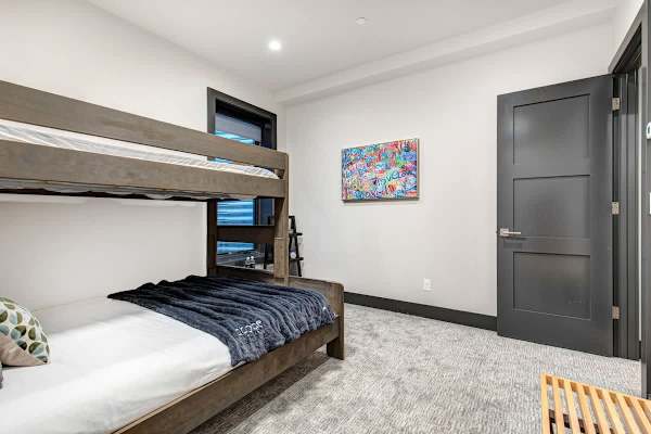 Abode at Mountain Gem, private hot tub, resort access, heart of Old Town