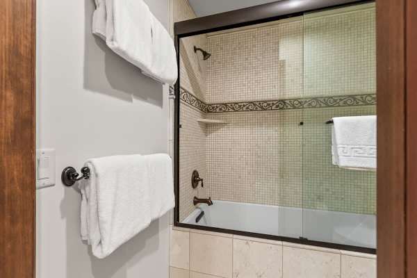 Abode at Slopeside Deer Valley, ski-in/ski-out, hot tub, resort access