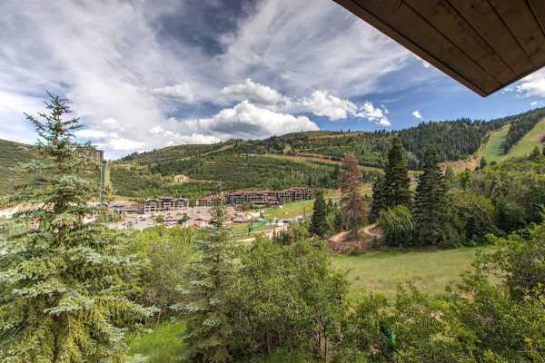 Abode at Slopeside Deer Valley, ski-in/ski-out, hot tub, resort access
