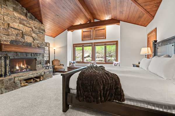 Abode at Slopeside Deer Valley, ski-in/ski-out, hot tub, resort access