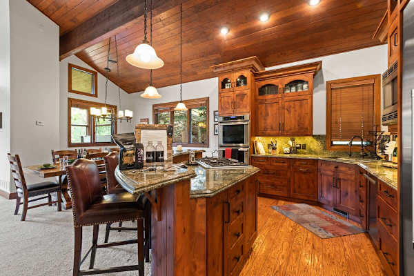 Abode at Slopeside Deer Valley, ski-in/ski-out, hot tub, resort access