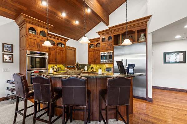 Abode at Slopeside Deer Valley, ski-in/ski-out, hot tub, resort access