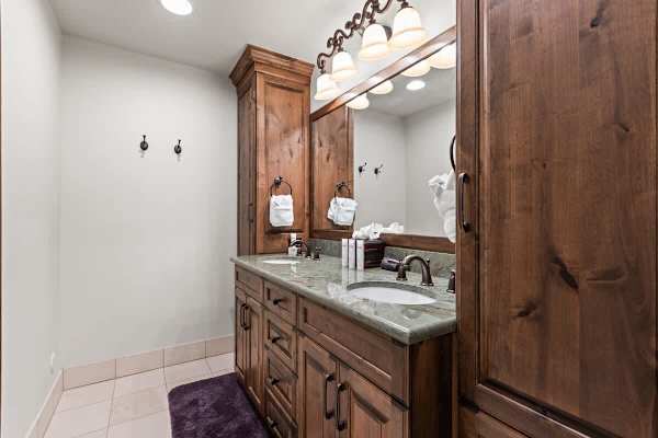 Abode at Slopeside Deer Valley, ski-in/ski-out, hot tub, resort access