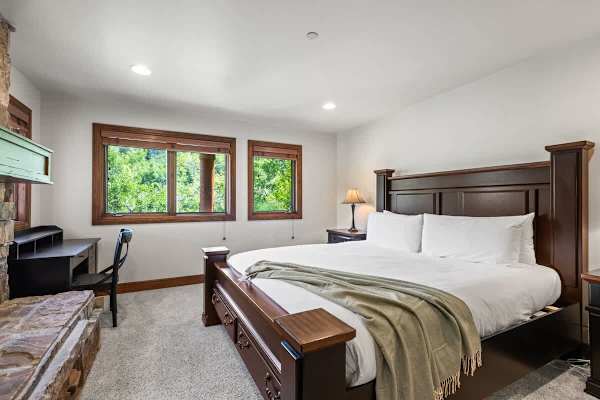 Abode at Slopeside Deer Valley, ski-in/ski-out, hot tub, resort access