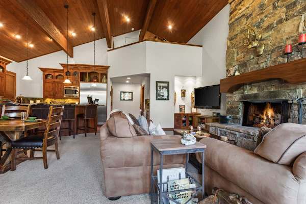 Abode at Slopeside Deer Valley, ski-in/ski-out, hot tub, resort access