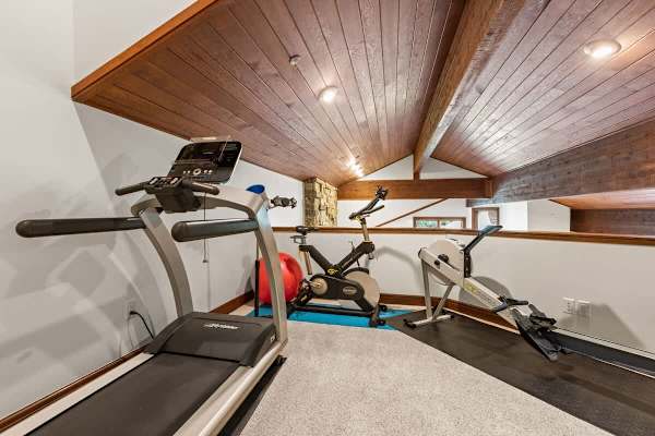 Abode at Slopeside Deer Valley, ski-in/ski-out, hot tub, resort access