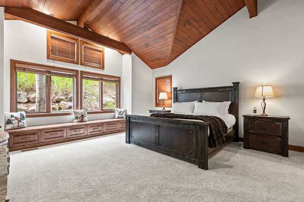 Abode at Slopeside Deer Valley, ski-in/ski-out, hot tub, resort access
