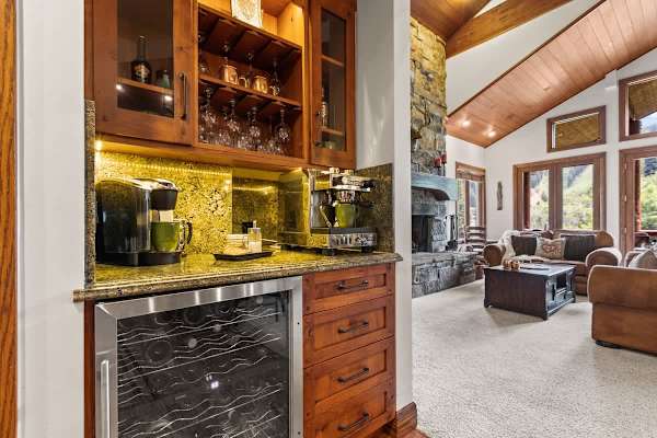 Abode at Slopeside Deer Valley, ski-in/ski-out, hot tub, resort access