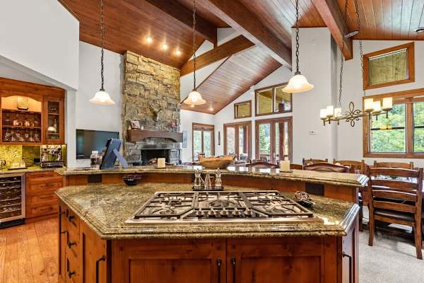 Abode at Slopeside Deer Valley, ski-in/ski-out, hot tub, resort access