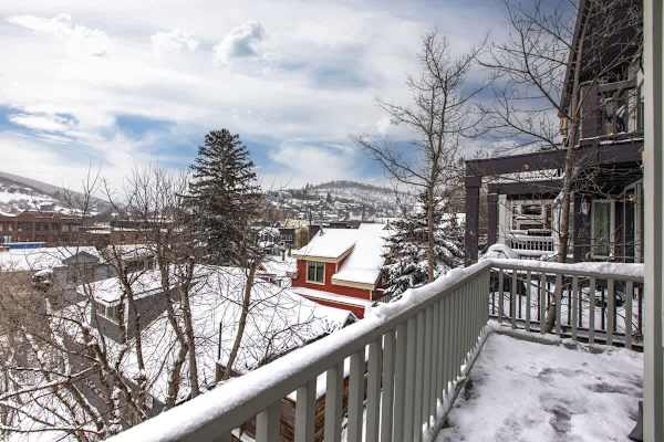 Abode at The Outlaw, private hot tub, mountain retreat