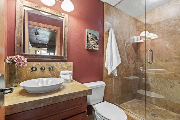 Abode at The Outlaw, private hot tub, mountain retreat